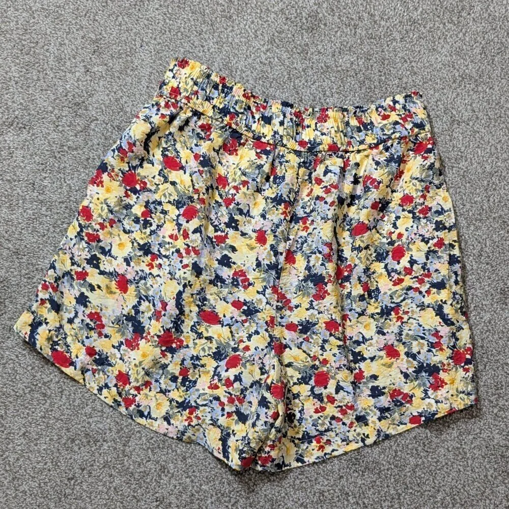 H&M Yellow Floral Casual Leisure Pull-On Wide Leg Shorts; Pockets; Size M